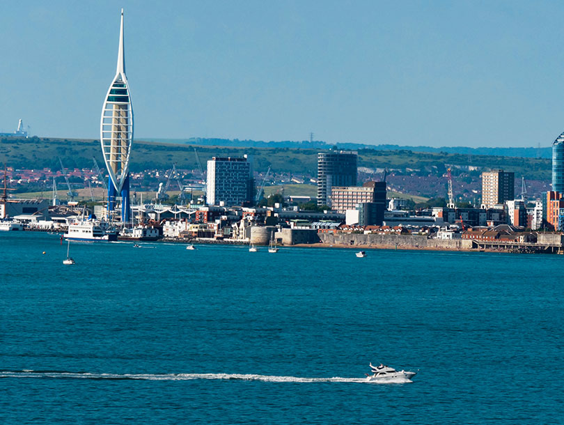 buses london to portsmouth