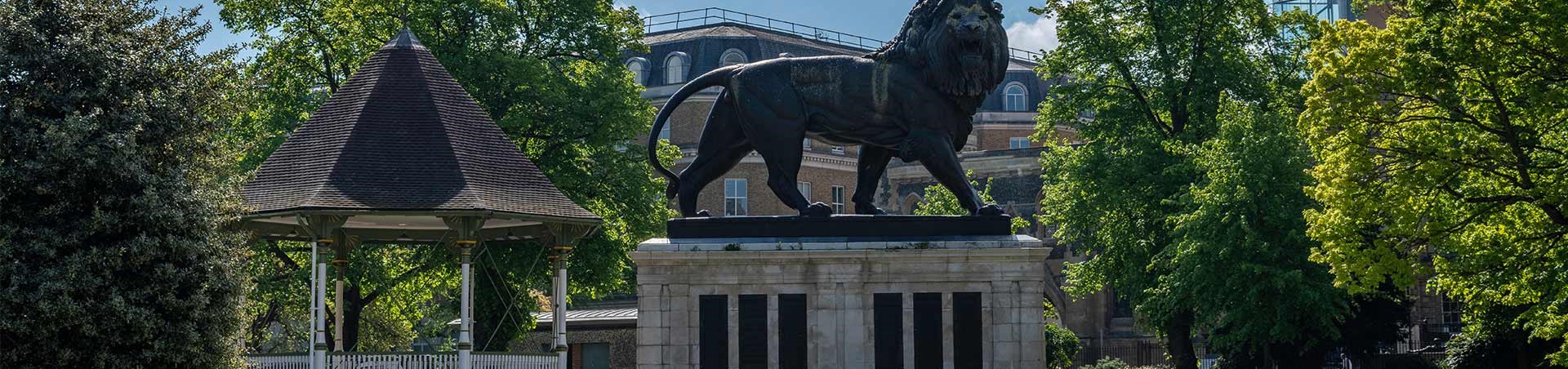 Coach travel to Reading, UK